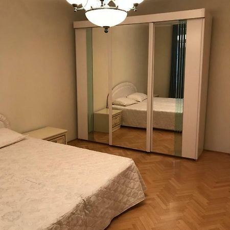 DunafoldvarGabor Pal 1 Apartman 2 Szobaアパートメント エクステリア 写真