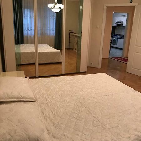Gabor Pal 1 Apartman 2 Szoba Dunafoldvar エクステリア 写真