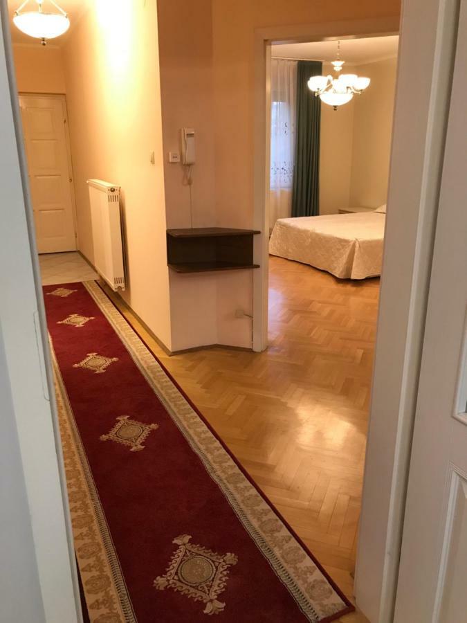 DunafoldvarGabor Pal 1 Apartman 2 Szobaアパートメント エクステリア 写真