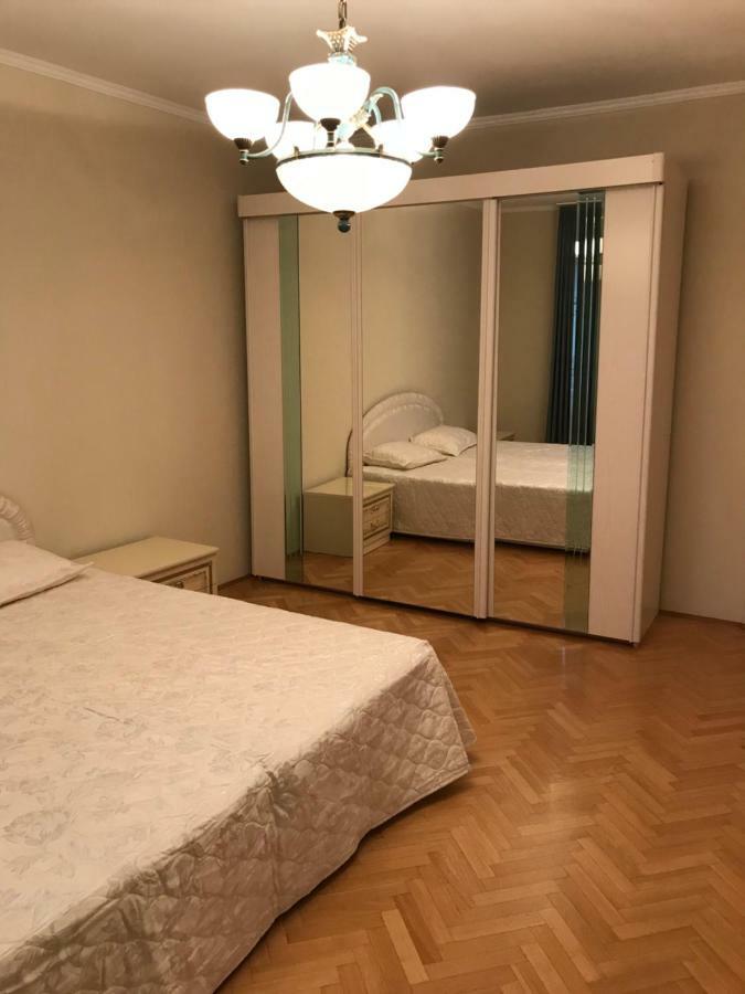 Gabor Pal 1 Apartman 2 Szoba Dunafoldvar エクステリア 写真