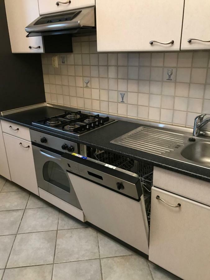 Gabor Pal 1 Apartman 2 Szoba Dunafoldvar エクステリア 写真
