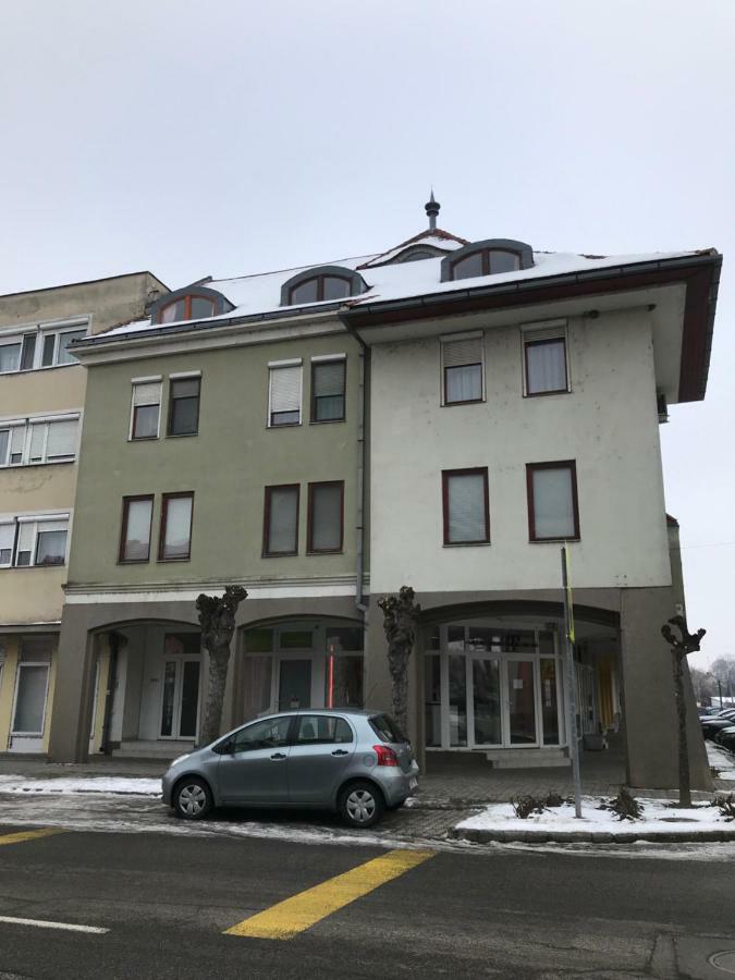 Gabor Pal 1 Apartman 2 Szoba Dunafoldvar エクステリア 写真