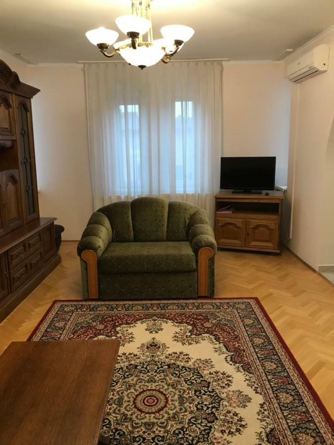 Gabor Pal 1 Apartman 2 Szoba Dunafoldvar エクステリア 写真